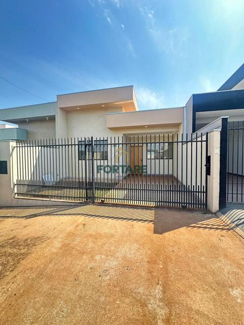 Casa à venda em Paiçandu, Jardim Madri, com 2 quartos, com 69 m²